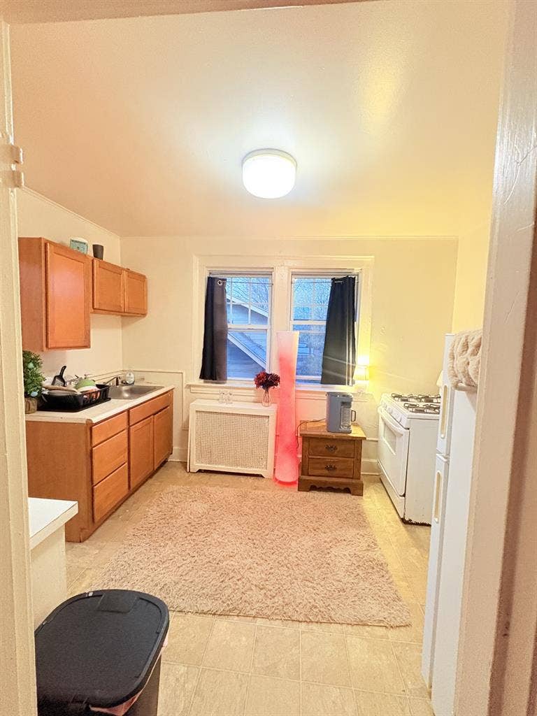 $800 All in | Clean Spacious Room