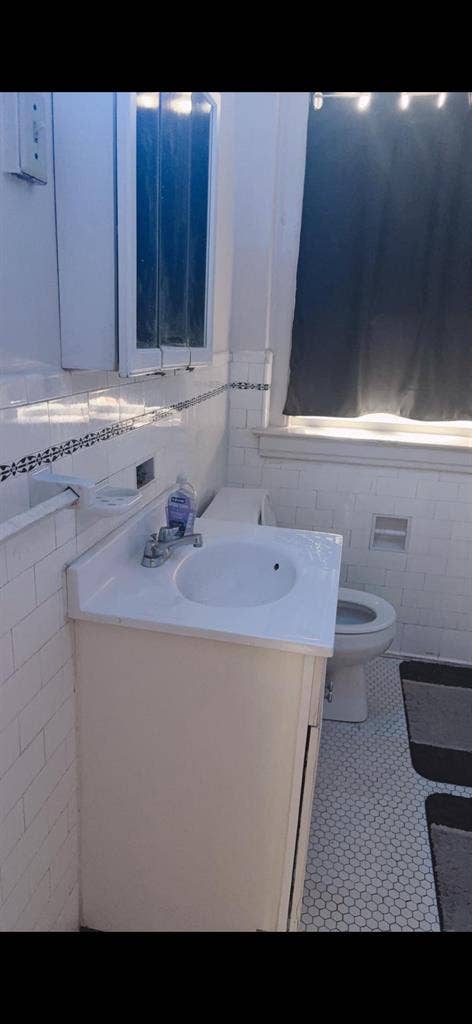$800 All in | Clean Spacious Room
