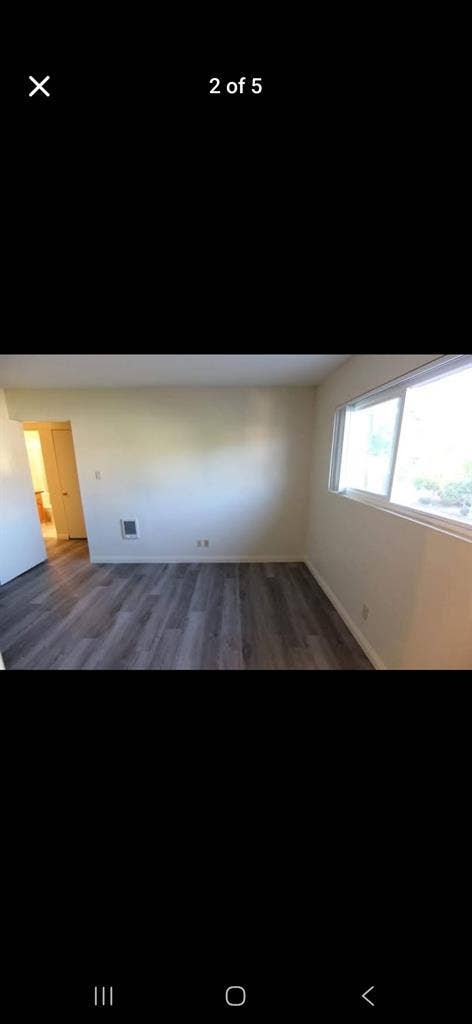 Looking for a female roomie JUNE 1