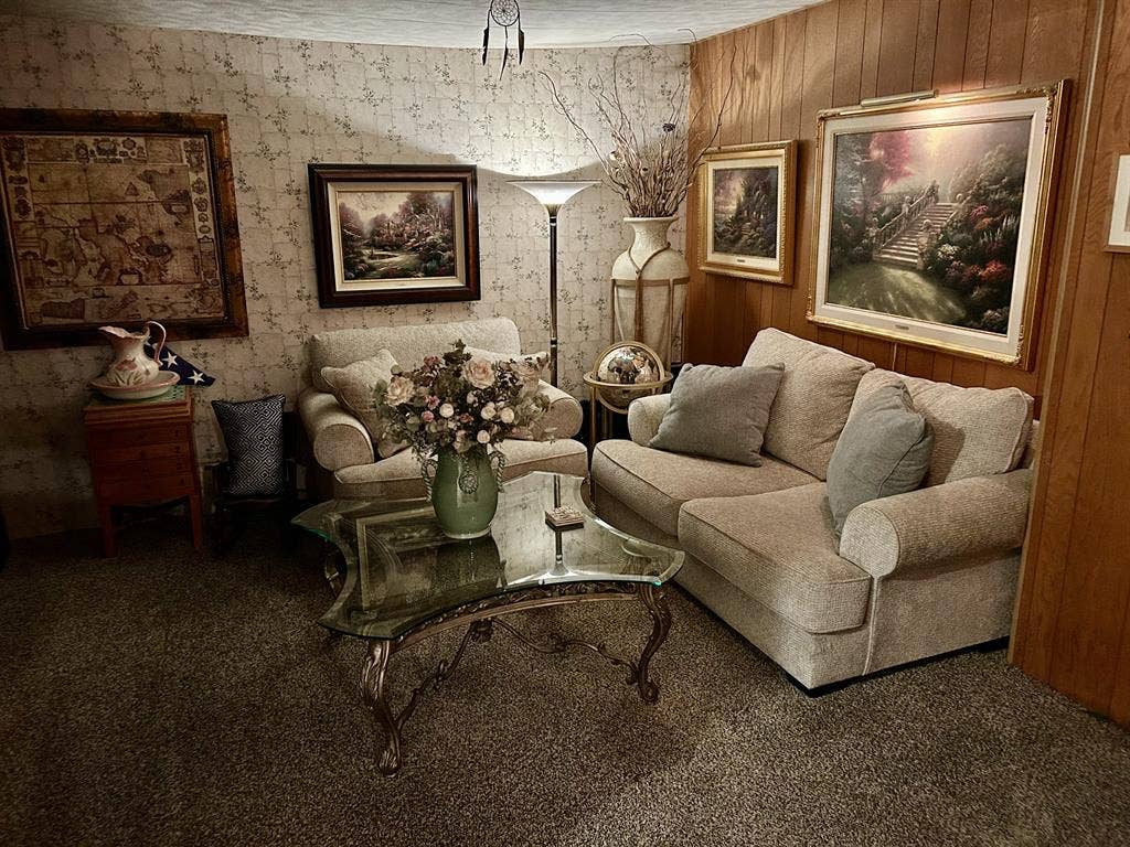 Private room bath and parking $1000