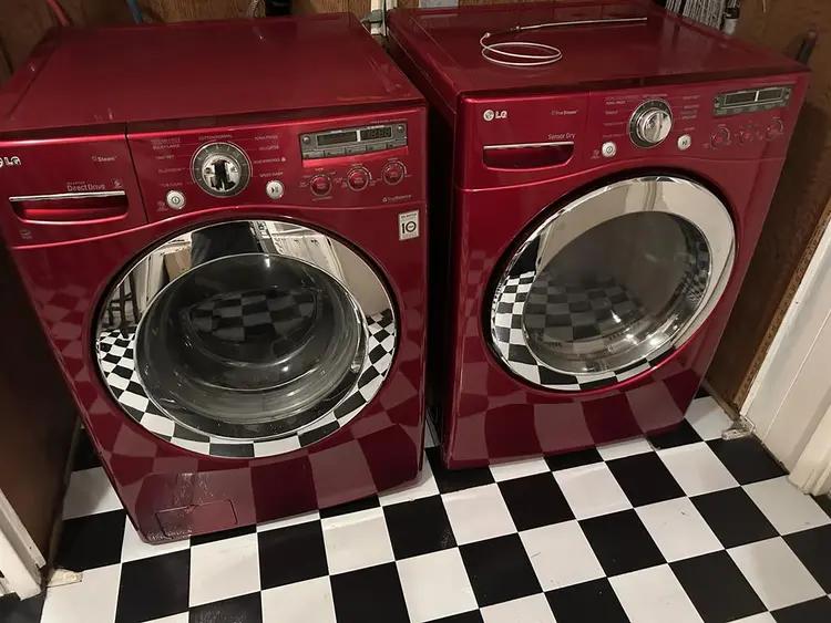 Private room bath and parking $1000