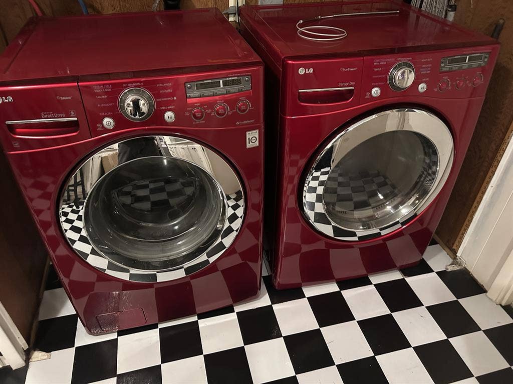 Private room bath and parking $1000