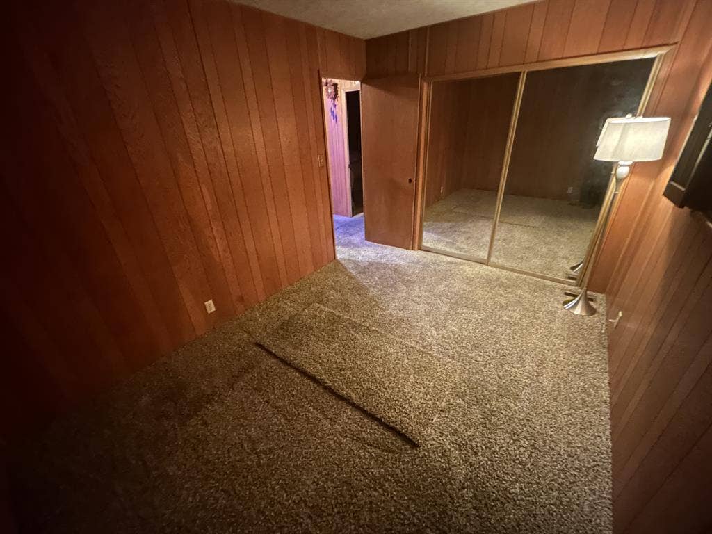 Private room bath and parking $1000