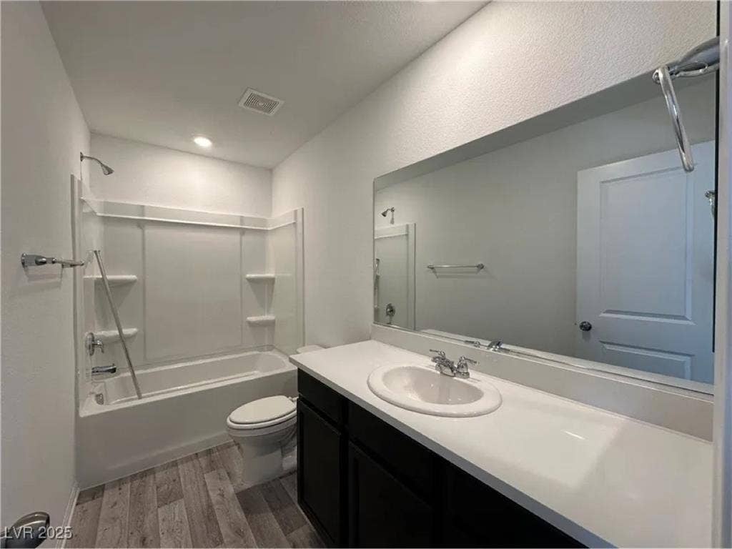 Renting room with shared bathroom