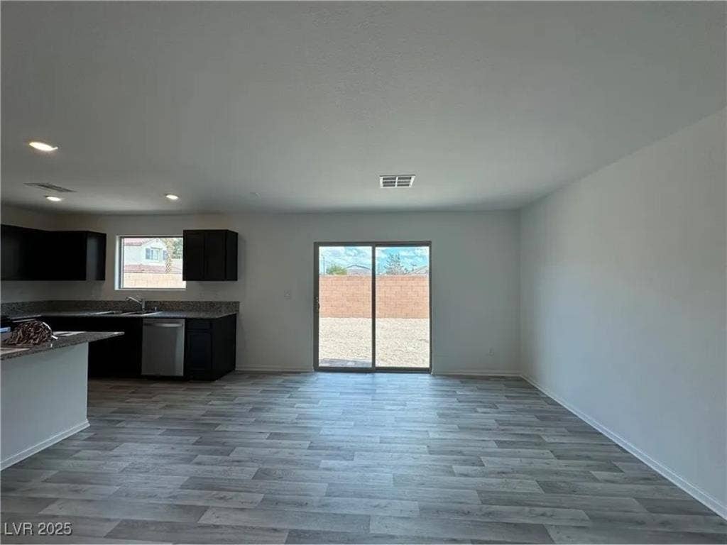 Renting room with shared bathroom