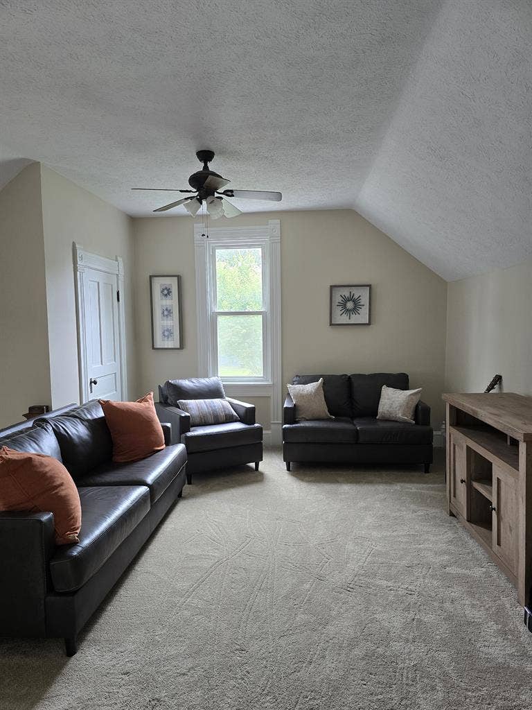 Private upstairs bed and bath