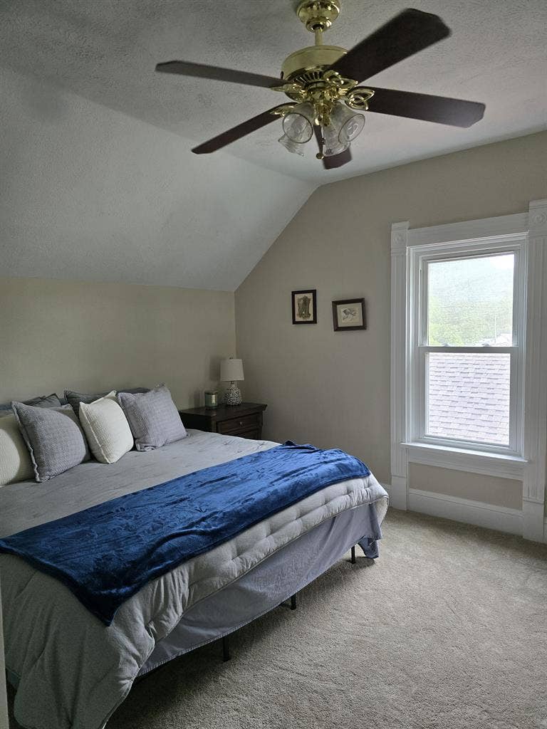 Private upstairs bed and bath