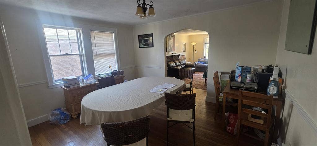 Looking for 3rd roommate for August
