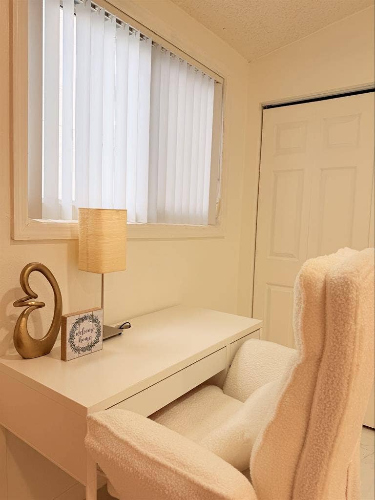 PRIVATE LUXURY STUDIO IN KENDALL
