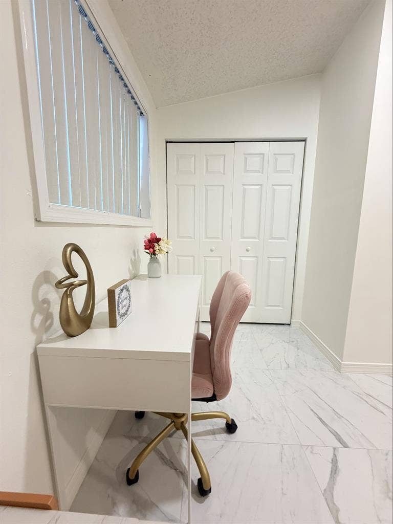 PRIVATE LUXURY STUDIO