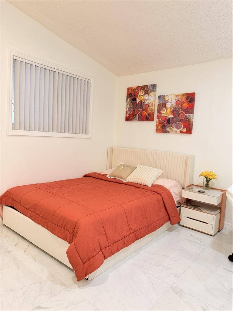 PRIVATE LUXURY STUDIO IN KENDALL