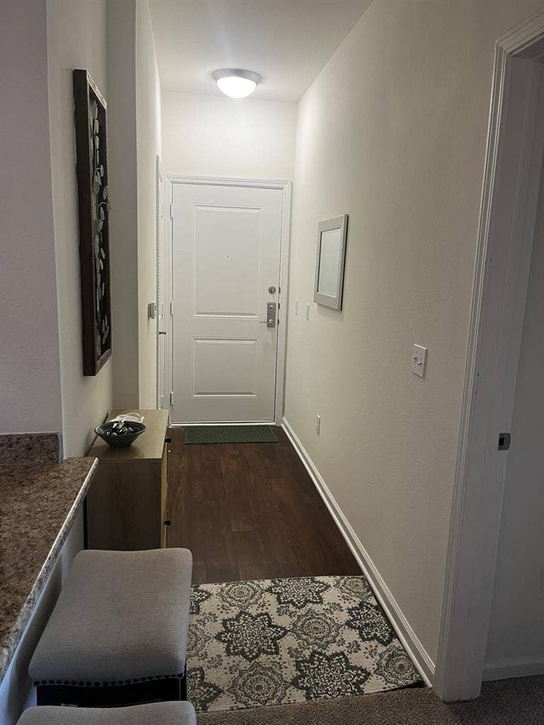 Private Room/Bath (huge closet)