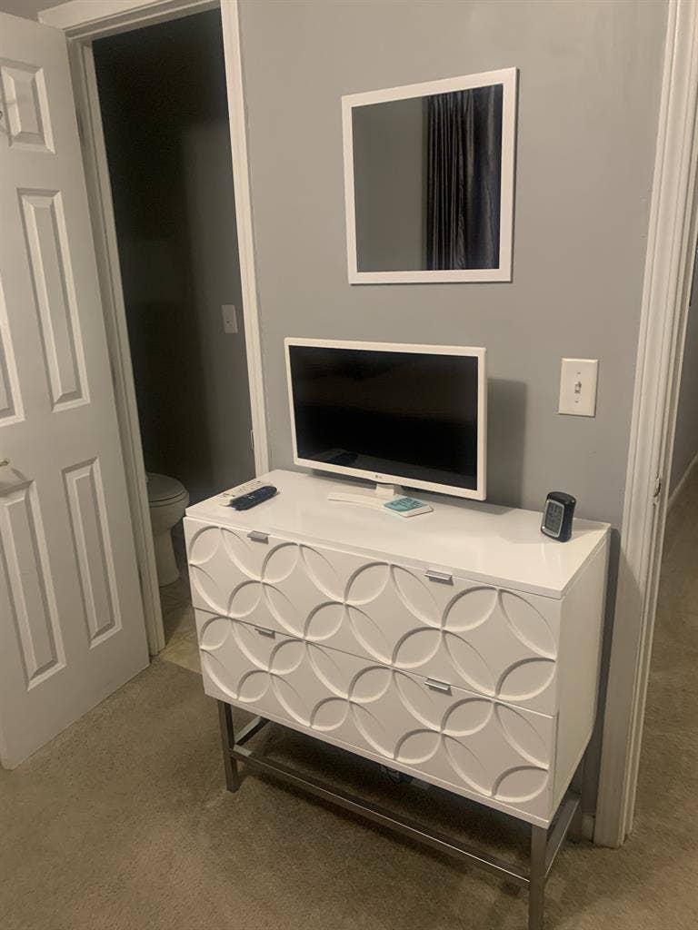 Furnished room quiet roommate