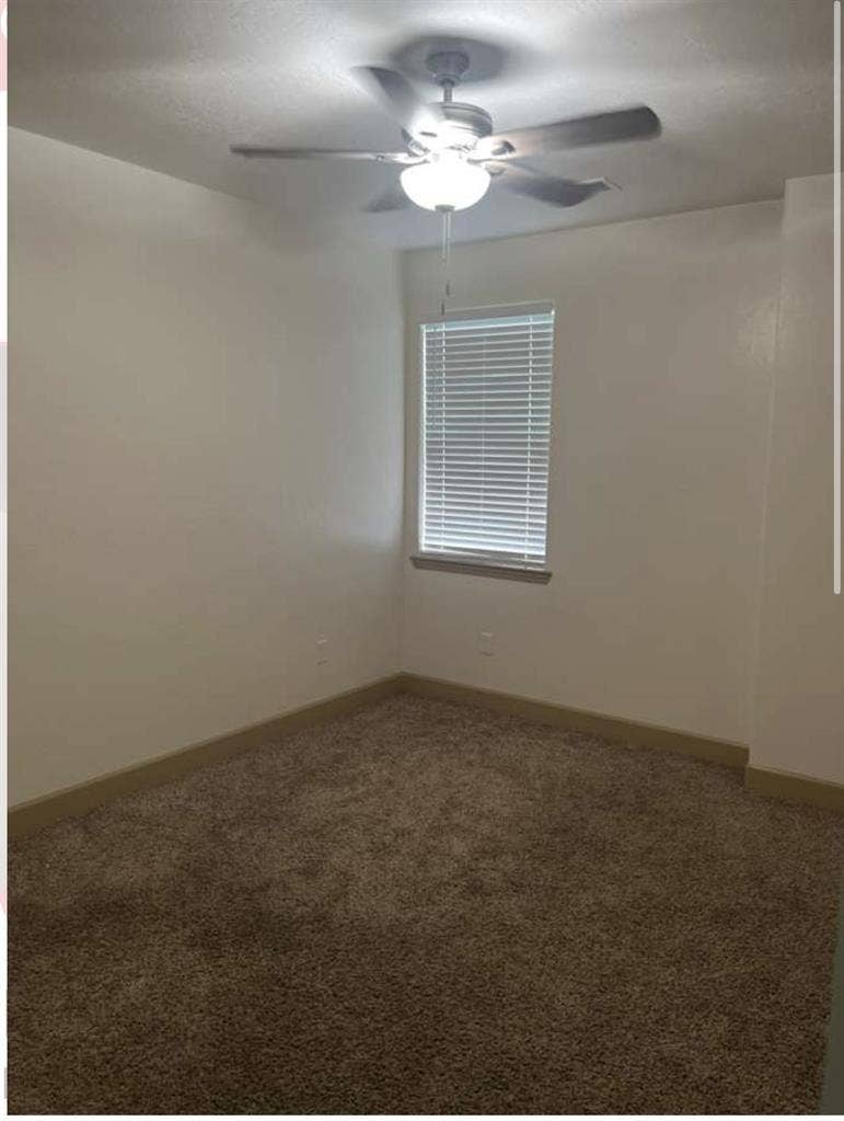Room for rent in house