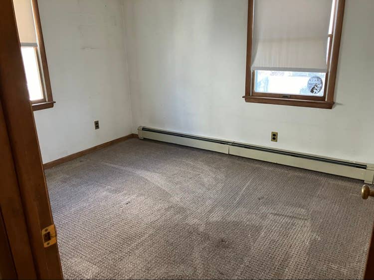 Room w/laundry+good street parking