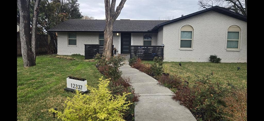 Quiet Large Remodeled Master+Bath