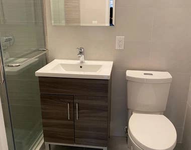 Welcome to a Midtown luxury room