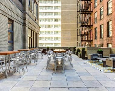 Welcome to a Midtown luxury room