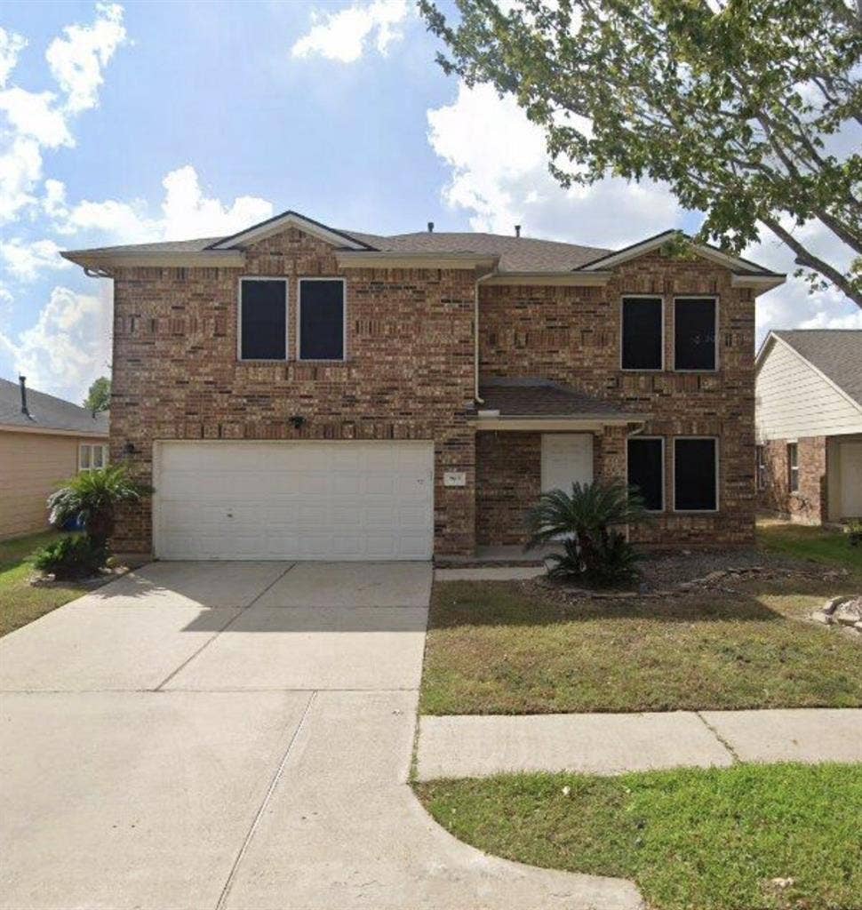 I have 2 bedrooms for rent 900 each