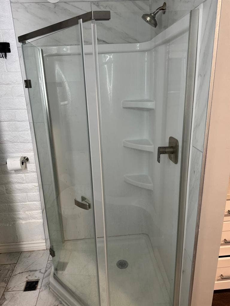 Kitchen. Private entrance. Gym