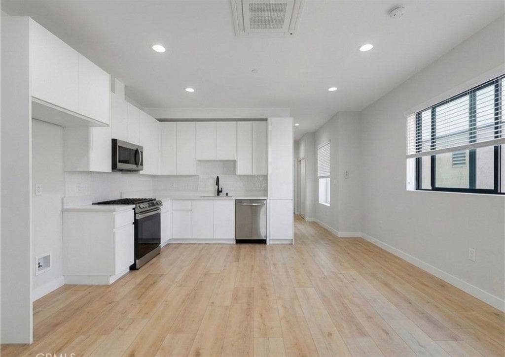 Room Available – Easygoing Home