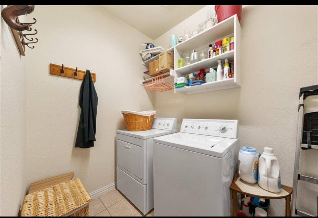 Furnished Queen Bedroom for Rent