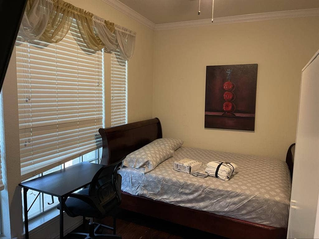 Furnished Queen Bedroom for Rent