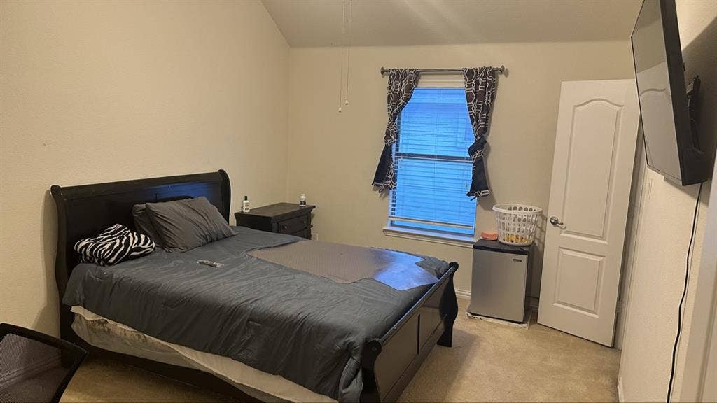 Furnished Queen Bedroom for Rent