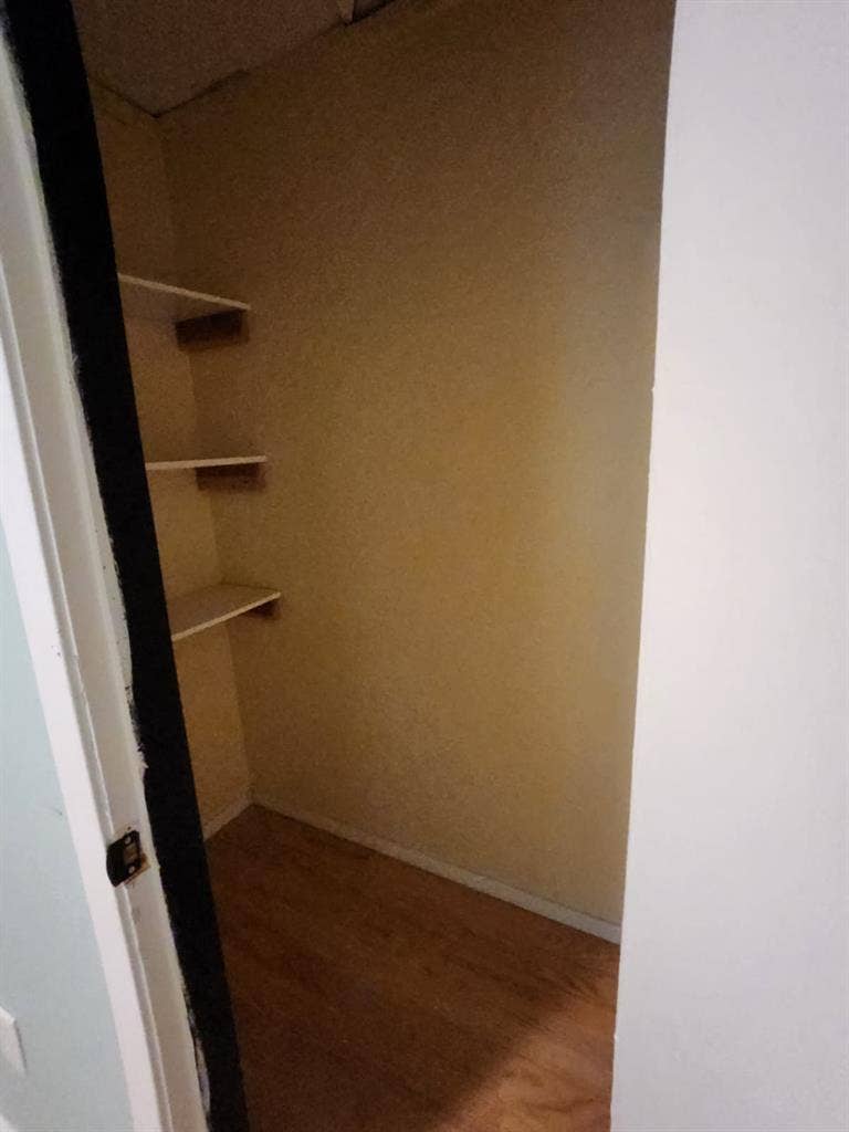 Small room for rent in South Austin