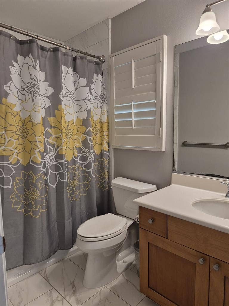 1 Bedroom with Private Bath