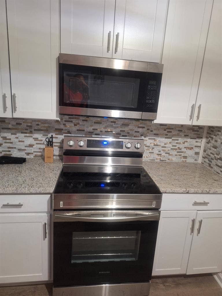 Looking for roomate