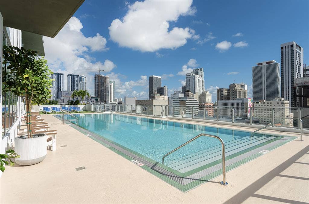 Private room, shared bath, downtown