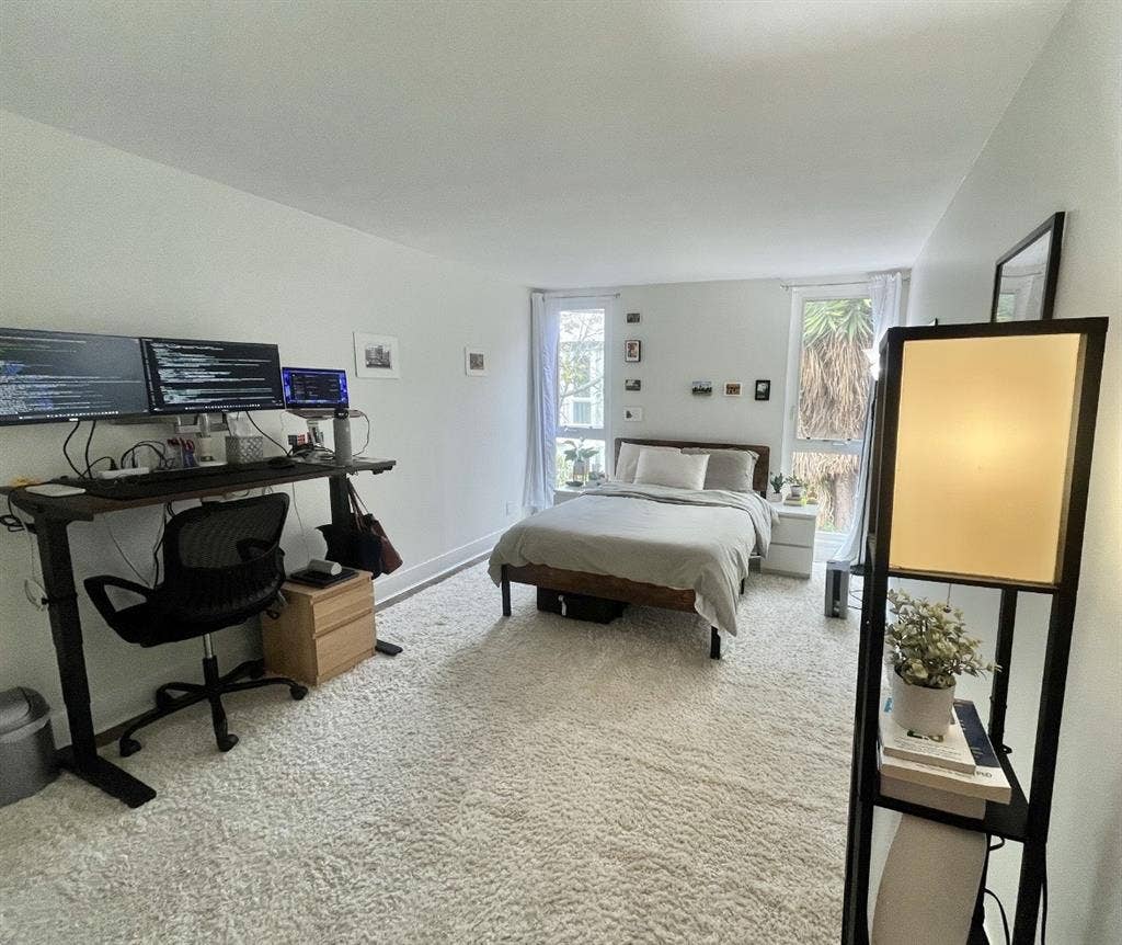 Bedroom w/ attached bath $1,600/mo