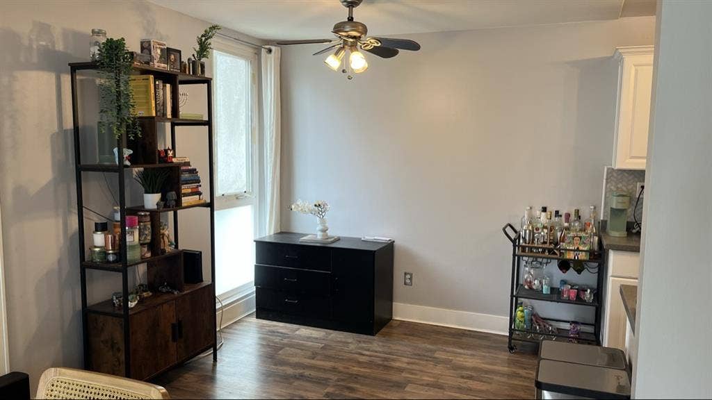 Bedroom w/ attached bath $1,600/mo