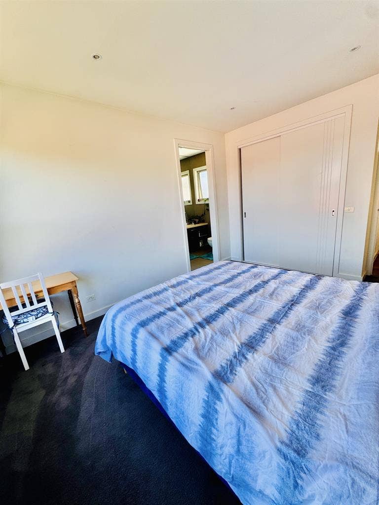 Full furnished ensuite room