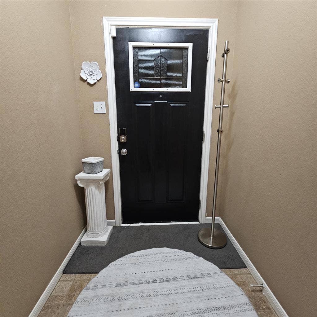 2 ROOMS 1 FULL BATH READY NOW