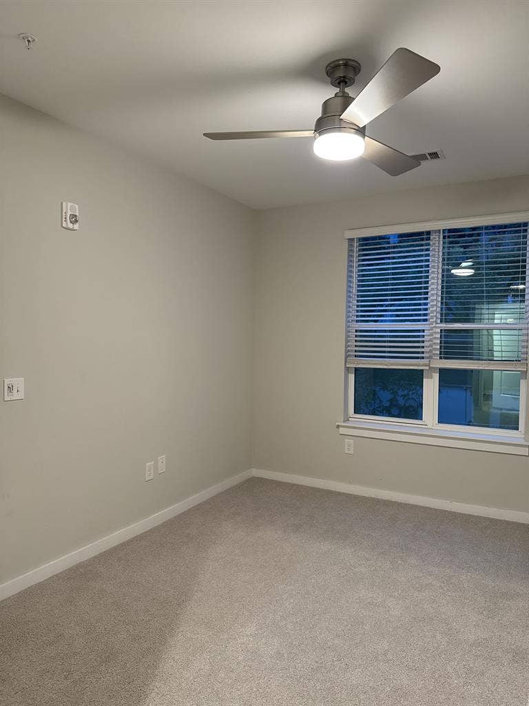 2 bed 2 bath,prime location