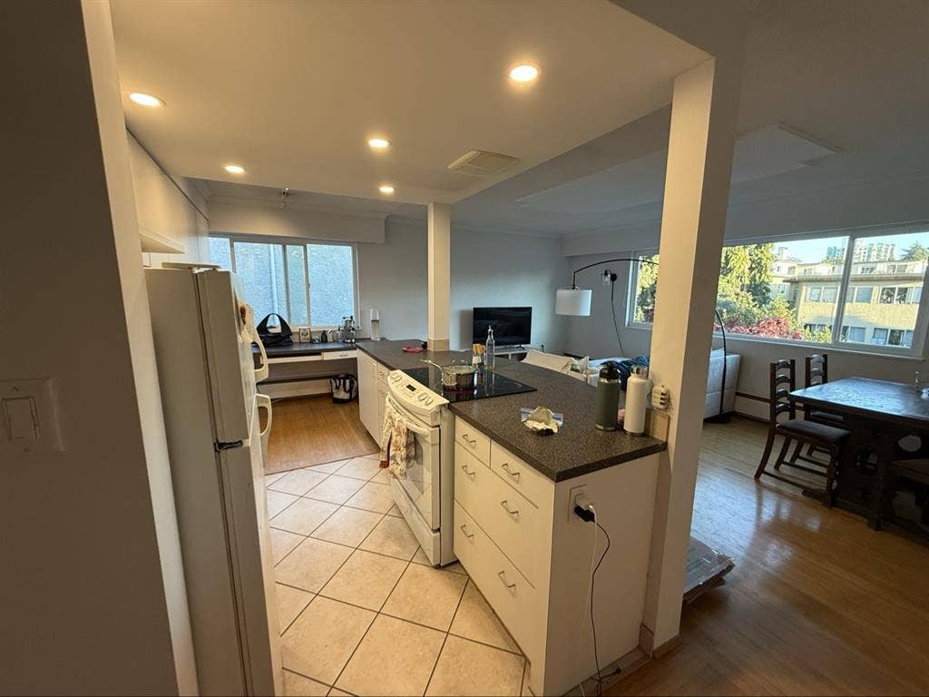 Roommate Wanted in Fairview