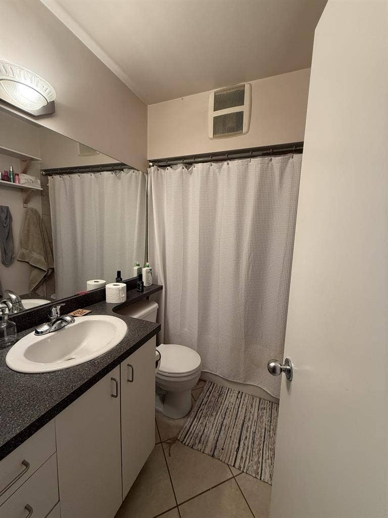 Roommate Wanted in Fairview