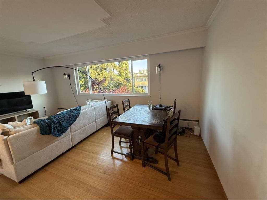 Roommate Wanted in Fairview