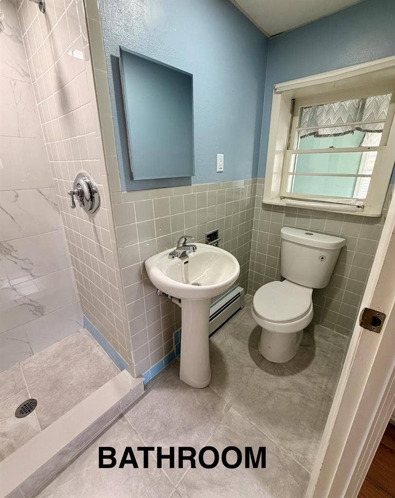 Spacious 2BR APT Move-In Ready