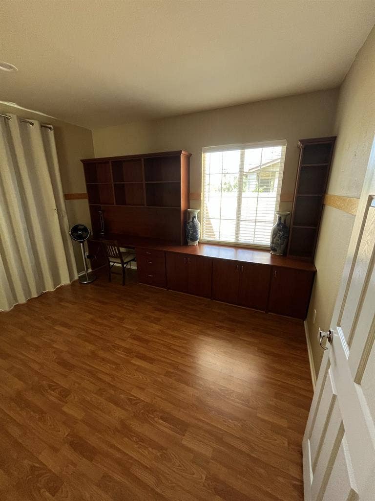 2 private rooms for rent