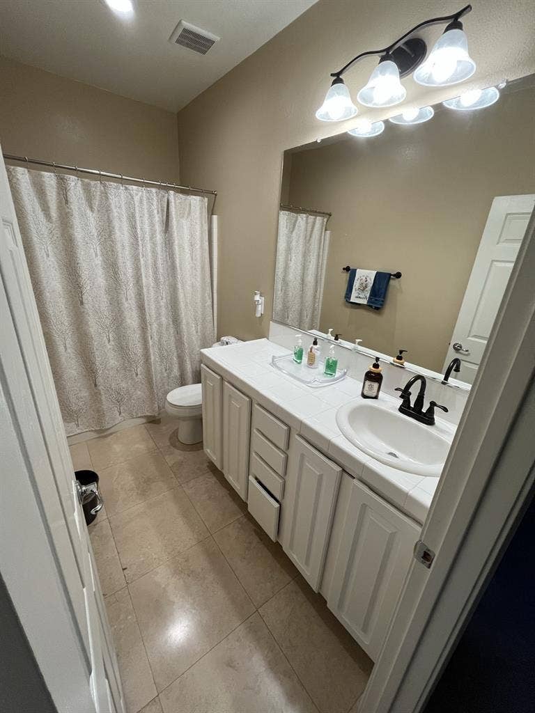 2 private rooms for rent
