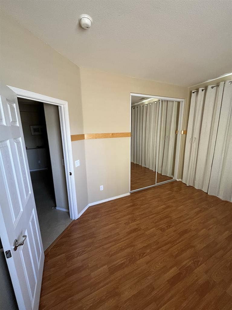 2 private rooms for rent