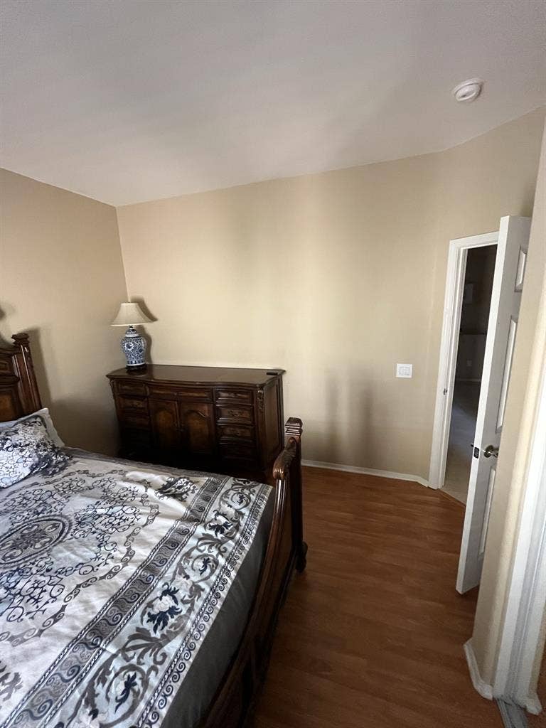 2 private rooms for rent