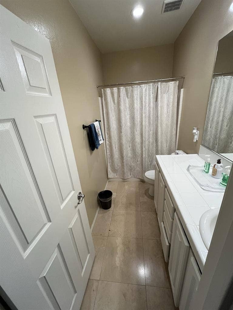 2 private rooms for rent