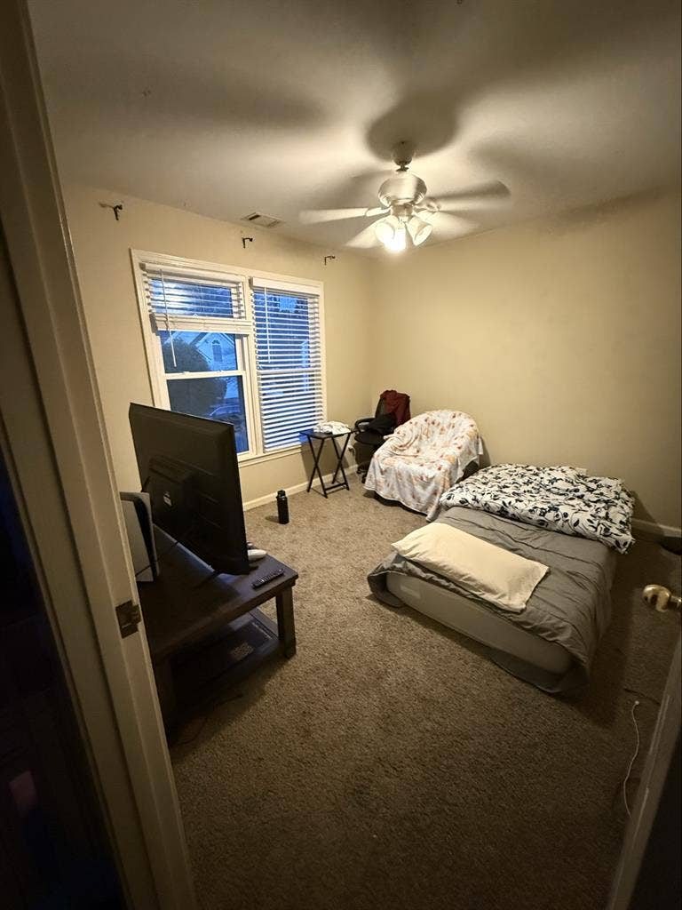 Room for rent in Alpharetta!