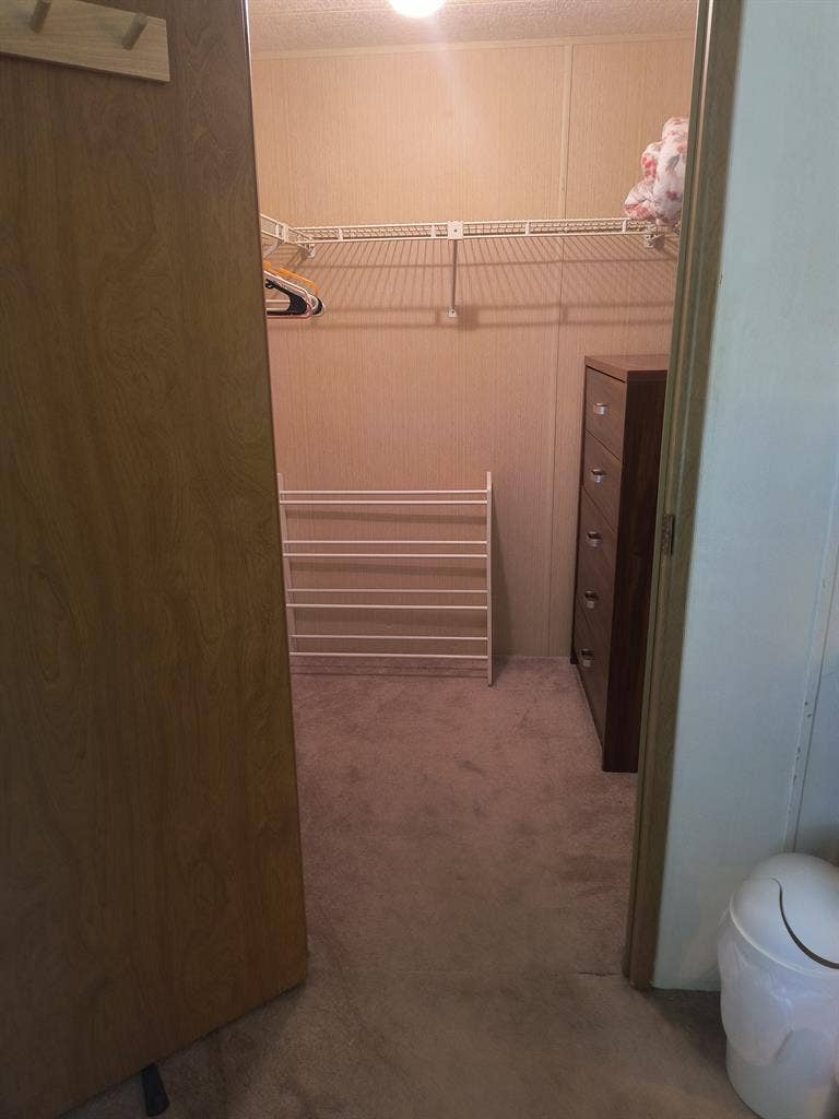 Looking for 55+ Women Roommate