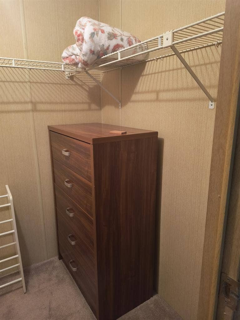 Looking for 55+ Women Roommate