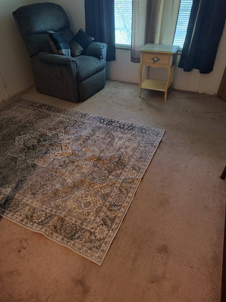 Looking for 55+ Women Roommate